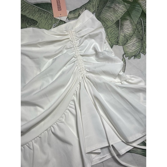 Missguided White Poplin Side Ruched Mini Skirt Flounce Ruffle Hem Size 14 XL - Picture 3 of 10